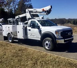 2022 VERSALIFT SST36NE MOUNTED ON 2022 FORD F550