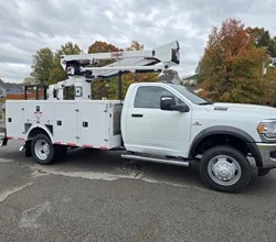 2025 VERSALIFT SST40ENH MOUNTED ON 2024 RAM 5500 HD
