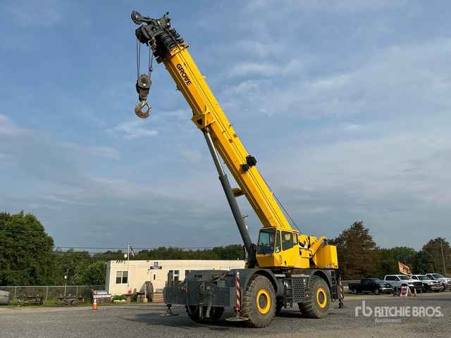 2004 Grove RT890E