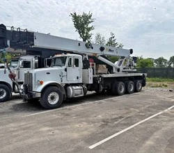 2011 ALTEC AC38-127 MOUNTED ON 2011 PETERBILT 367