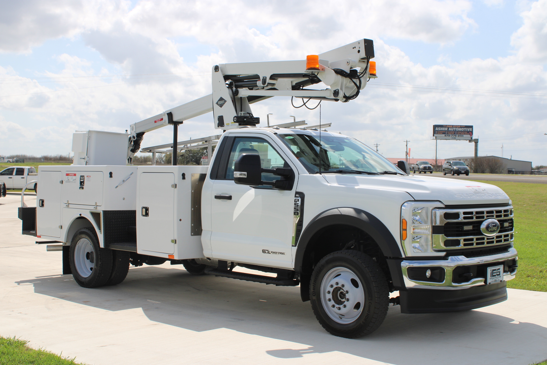2024 Versalift SST-36-N