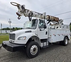 2016 Terex COMMANDER 4047 MOUNTED ON 2017 FREIGHTLINER EM2 106