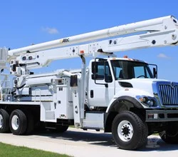 2017 Altec AN67-E100 MOUNTED ON 2016 INTERNATIONAL WORKSTAR 7400
