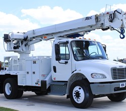 2020 Altec DC47TR MOUNTED ON 2020 FREIGHTLINER BUSINESS CLASS M2 100
