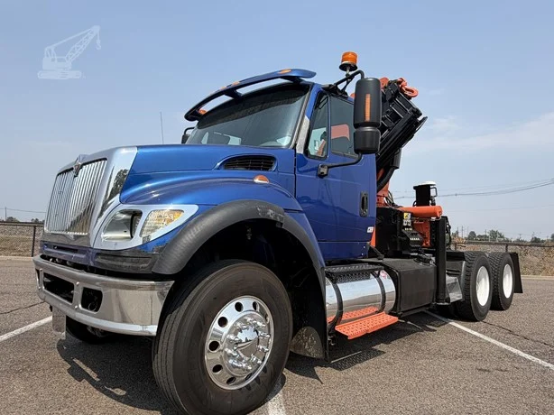 2005 PALFINGER PK23002 MOUNTED ON 2005 INTERNATIONAL WORKSTAR 7600