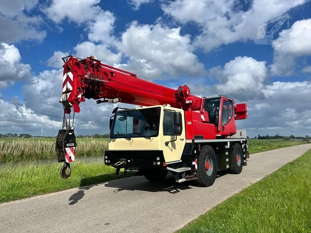 2017 LIEBHERR LTM1040-2.1