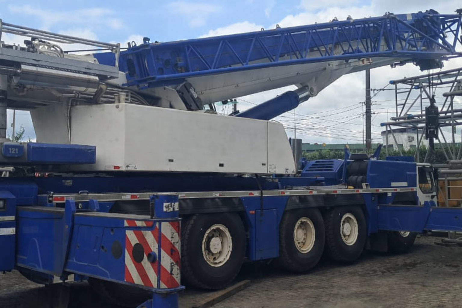 Liebherr LTM1220