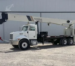 2007 National 900A MOUNTED ON 2007 PETERBILT 335