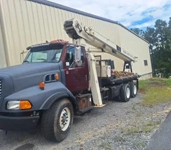 1998 National 681C MOUNTED ON 1999 FORD L8500
