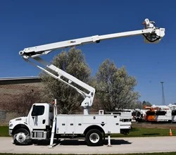 2020 Altec TA60 MOUNTED ON 2020 FREIGHTLINER BUSINESS CLASS M2 100