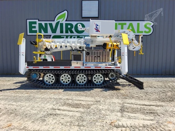 2023 Utv INTERNATIONAL RT02DD Track Digger Derricks for Rent