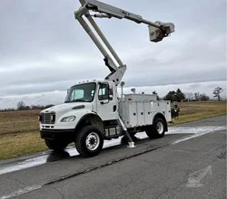 2014 ALTEC TA45M MOUNTED ON 2014 FREIGHTLINER BUSINESS CLASS M2 106