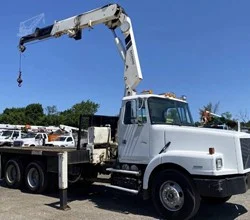 1999 National N100 MOUNTED ON 1999 VOLVO WG64 Mounted Knuckle Boom Cranes for Sale