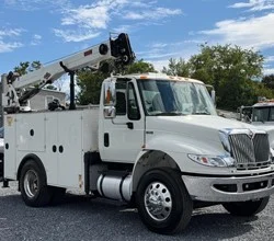 2015 IMT 9500 MOUNTED ON 2015 INTERNATIONAL DURASTAR 4400