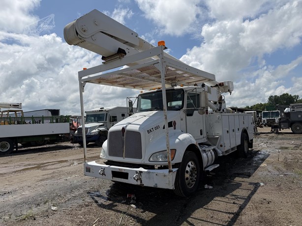 2013 ALTEC AA755 MOUNTED ON 2013 KENWORTH T370