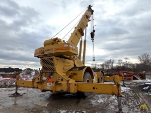 1992 Grove RT745
