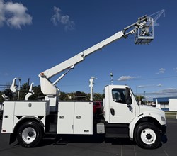 2019 Altec T40P MOUNTED ON 2019 FREIGHTLINER BUSINESS CLASS M2 106