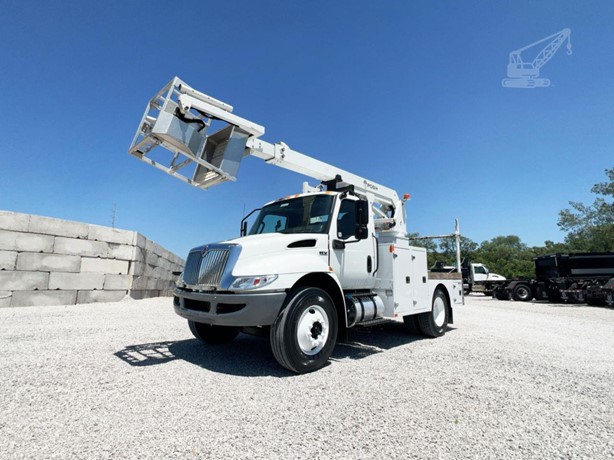 2022 POSI-PLUS 800-40 MOUNTED ON 2023 INTERNATIONAL MV