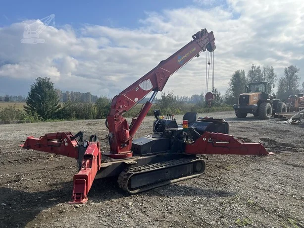 2013 UNIC SPYDERCRANE URW376