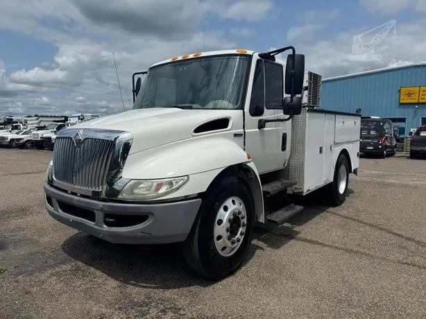 2008 LIFTMOORE 3200REE MOUNTED ON 2008 INTERNATIONAL DURASTAR 4300