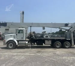 2012 NATIONAL 9125A MOUNTED ON 2012 PETERBILT 365