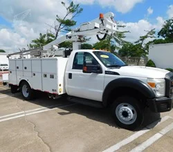2011 Altec AT235 MOUNTED ON 2011 FORD F550