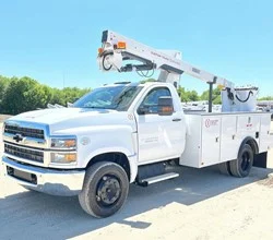 2023 VERSALIFT SST36NE MOUNTED ON 2023 CHEVROLET 6500