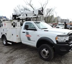 2021 VERSALIFT SST40EIH-02 MOUNTED ON 2021 DODGE RAM 5500