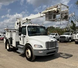 2017 Posi-Plus 800-40 MOUNTED ON 2017 FREIGHTLINER BUSINESS CLASS M2 106