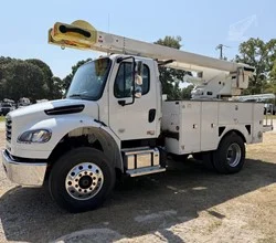 2025 TEREX SC42 MOUNTED ON FREIGHTLINER BUSINESS CLASS M2 106 PLUS