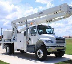2013 VERSALIFT VST7500I MOUNTED ON 2014 FREIGHTLINER BUSINESS CLASS M2 106