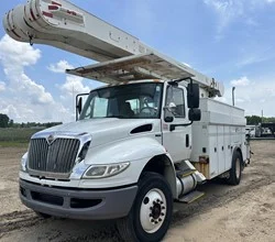 2010 Versalift VO350MHI-01 MOUNTED ON 2010 INTERNATIONAL DURASTAR 4400