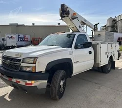 2005 VERSALIFT TEL29NE MOUNTED ON 2005 CHEVROLET 3500
