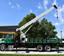 2012 National 600H MOUNTED ON 2012 FREIGHTLINER 108SD