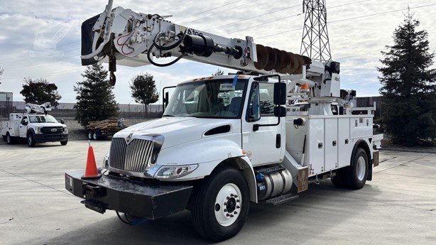 2018 ALTEC DM47BTR MOUNTED ON 2019 INTERNATIONAL DURASTAR 4300