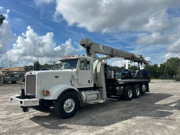 2012 NATIONAL 800D MOUNTED ON 2012 PETERBILT 365