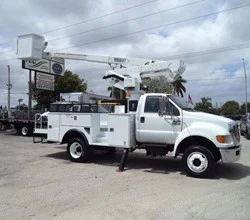 2013 VERSALIFT VST40I MOUNTED ON 2013 FORD F650 SD