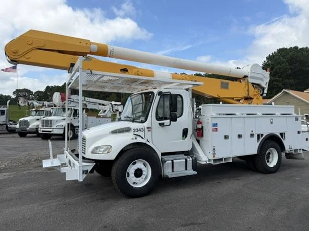 2017 ALTEC AA755 MOUNTED ON 2017 FREIGHTLINER BUSINESS CLASS M2 106