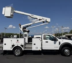 2022 VERSALIFT SST40EIH MOUNTED ON 2022 FORD F550
