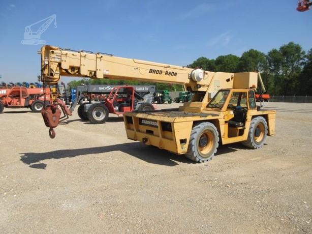 2013 BRODERSON IC200-3H
