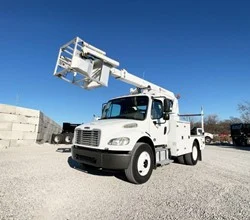 2017 POSI-PLUS 800-40 MOUNTED ON 2019 FREIGHTLINER BUSINESS CLASS M2 106
