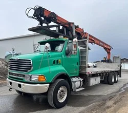 2007 Atlas 250.2 MOUNTED ON 2007 STERLING LT9500