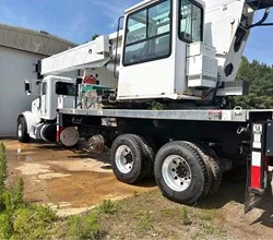 2013 Altec AC38-127 MOUNTED ON 2013 PETERBILT 379