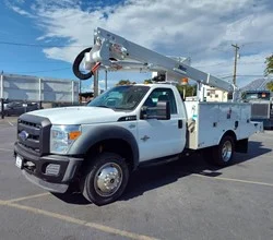 2016 ALTEC AT40G MOUNTED ON 2016 FORD F550 XL