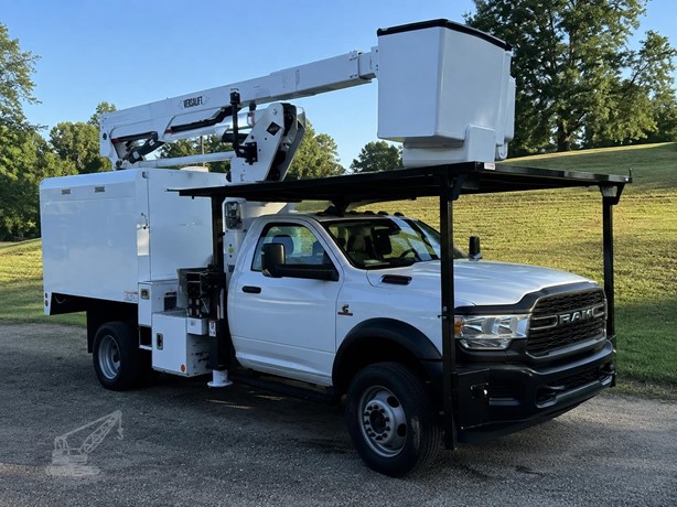 2024 VERSALIFT SST40EIH MOUNTED ON 2024 RAM 5500 HD