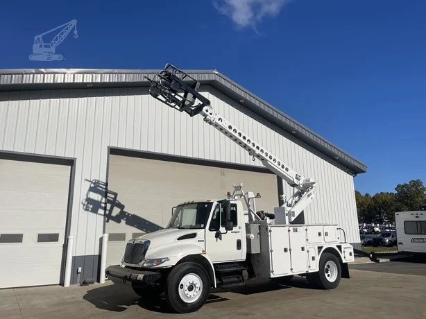 2009 ALTEC AT40C MOUNTED ON 2009 INTERNATIONAL DURASTAR 4300