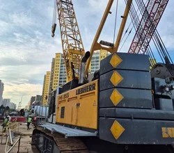 2011 Liebherr HS855HD