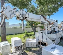 2013 Altec D3060BTR MOUNTED ON 2013 18 FT