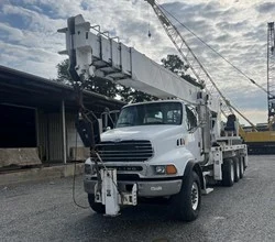 2006 Altec AC35-127S MOUNTED ON 2006 STERLING LT9513
