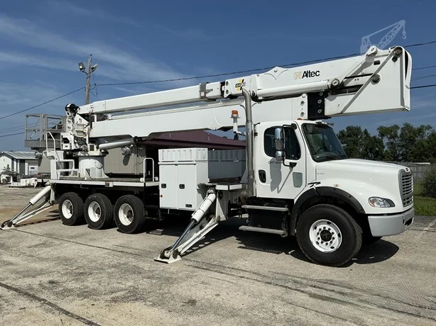 2017 ALTEC AH125 MOUNTED ON 2017 FREIGHTLINER BUSINESS CLASS M2 112